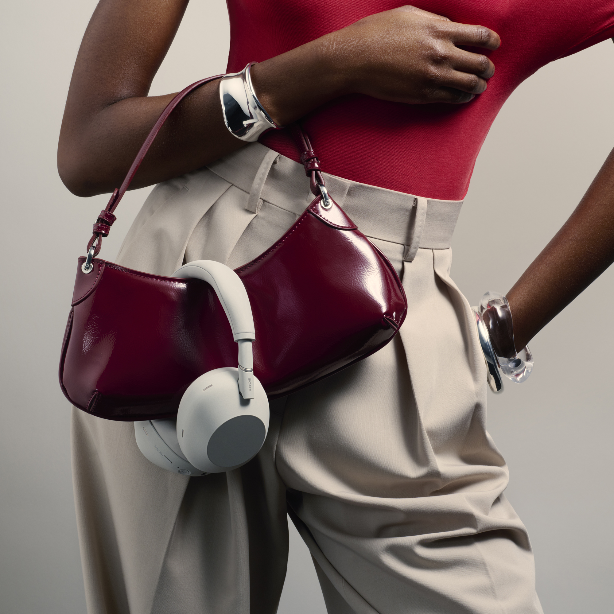 картинка Беспроводные наушники Sony WH-1000XM6, серебристый от магазина Технолав