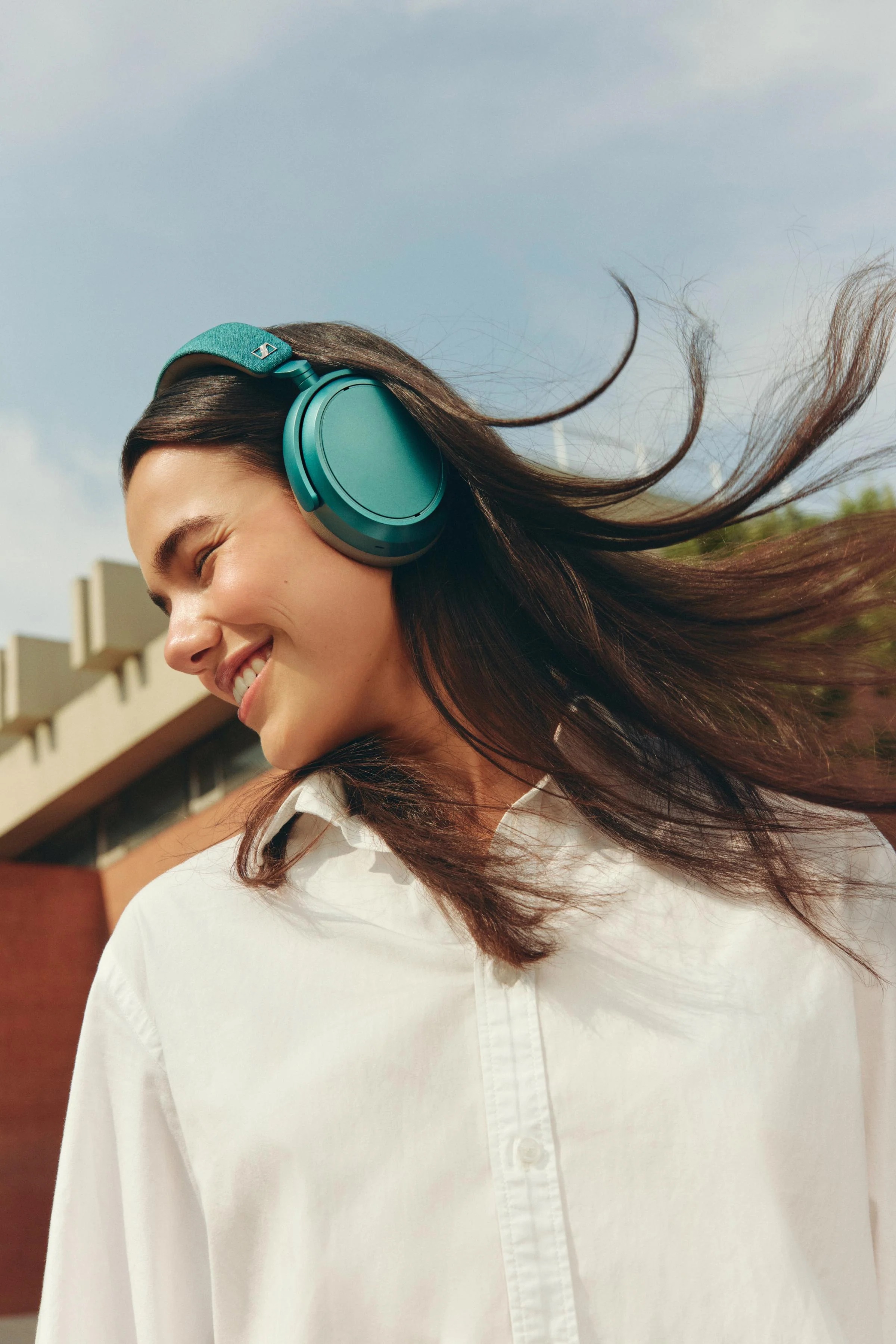 картинка Беспроводные наушники Sennheiser Momentum 4 Wireless Teal (зеленый) от магазина Технолав